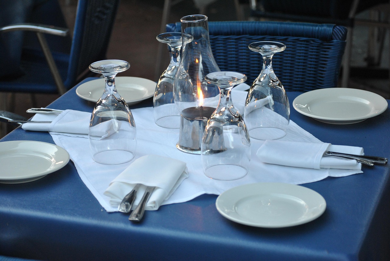 restaurant dining table g