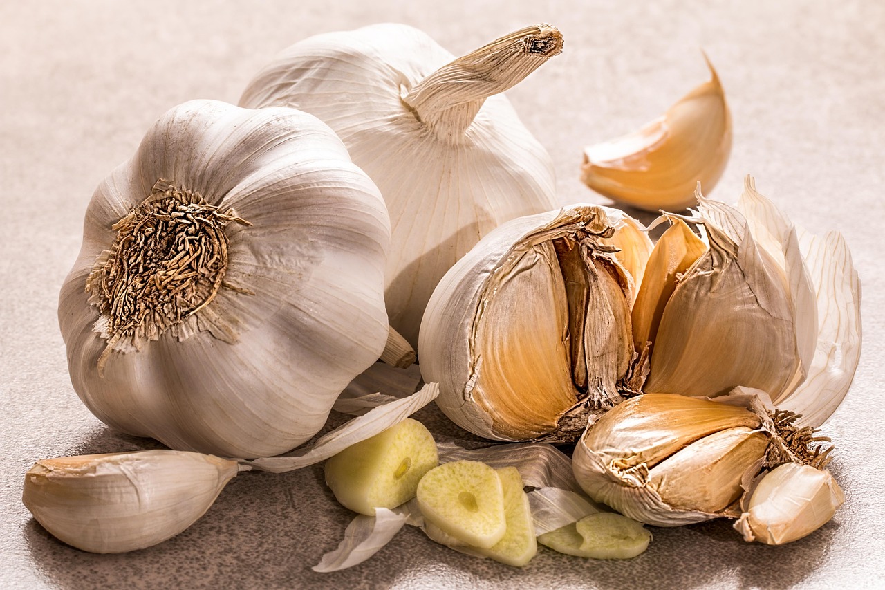garlic cloves fresh